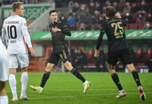 Bayern Munich Thảm Bại Trước Augsburg
